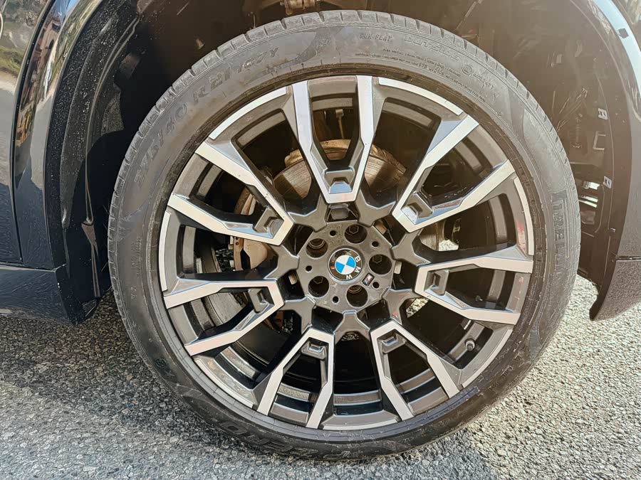 BMW X5 2024 car image #19