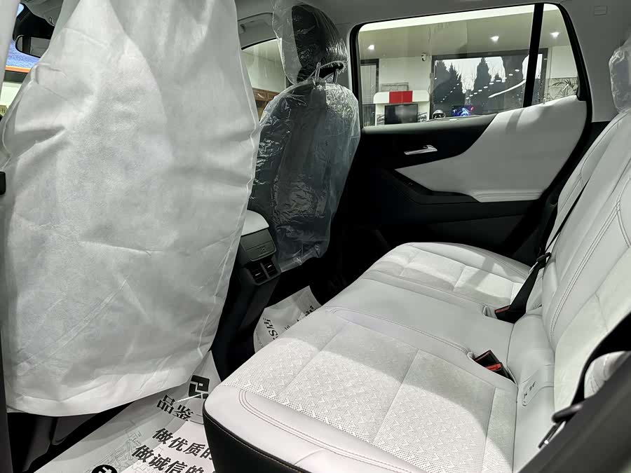 Chevrolet Equinox Plus 2025 car image #19