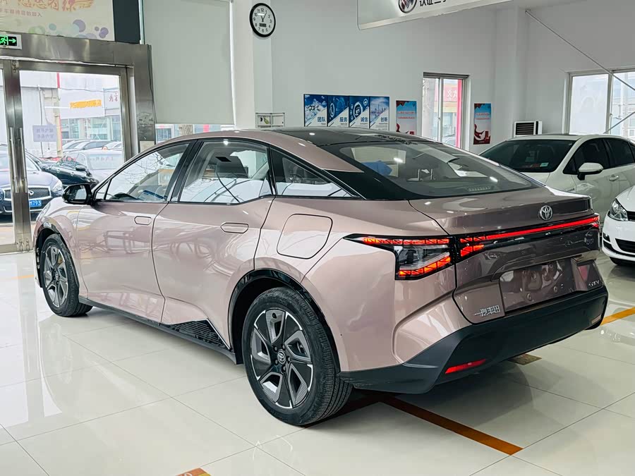 Toyota bZ3 2023 صورة سيارة #19