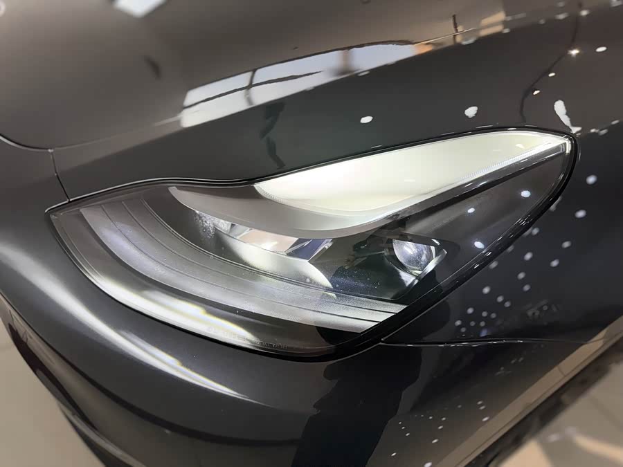 Tesla Model Y 2024 car image #19