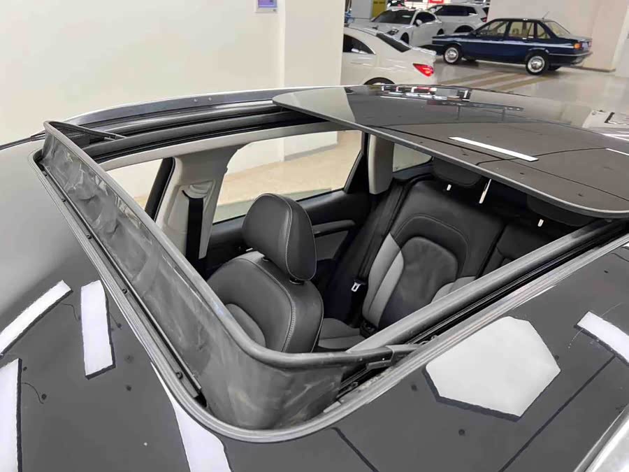 Audi Q5 2018 car image #19