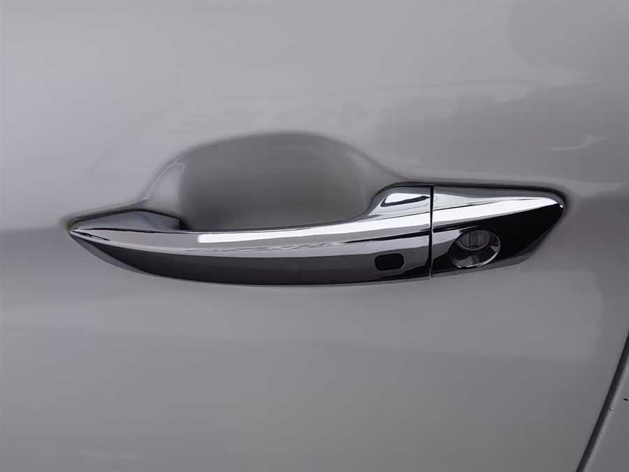 SWM X7 2018 صورة سيارة #19