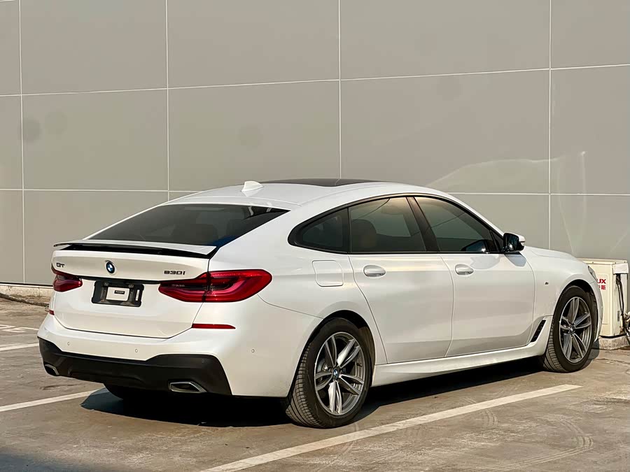 BMW 6 Series GT 2019 #19 BMW 6 Series GT 2019 car image #19