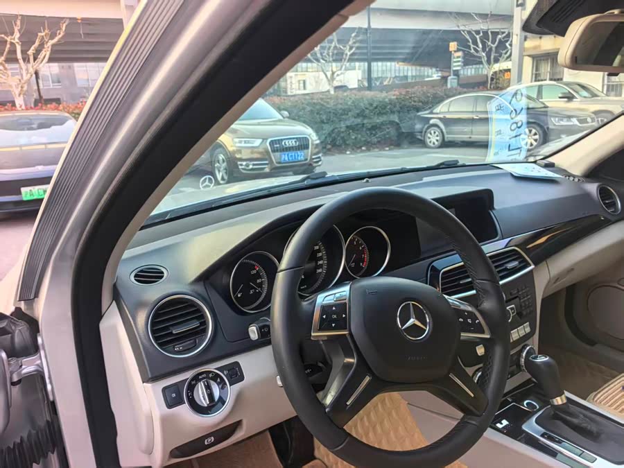 Mercedes-Benz C Class 2014 car image #19