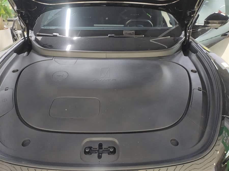Avatr 06 2025 car image #19