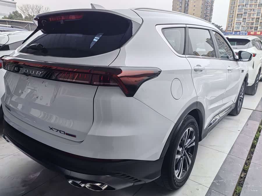 Jetour X70 PLUS 2022 car image #19