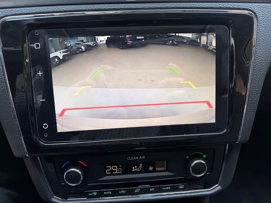 Skoda Rapid 2022 car image #19