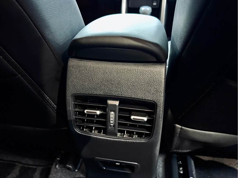 Toyota Corolla Cross 2024 immagine di auto #19