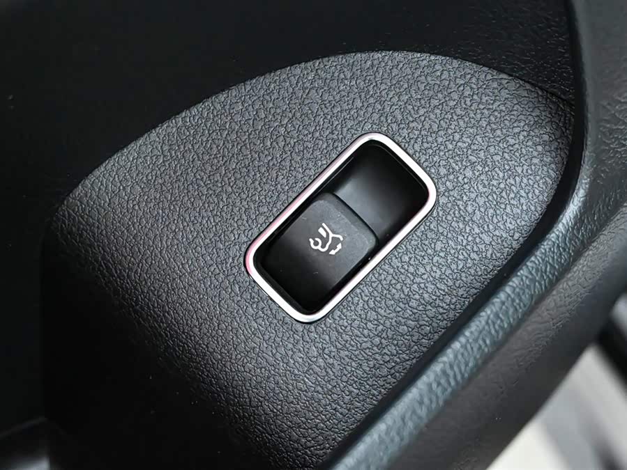 Mercedes-Benz GLE Class 2023 car image #19