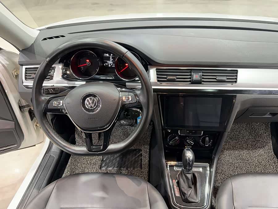 Volkswagen Bora 2017 car image #19