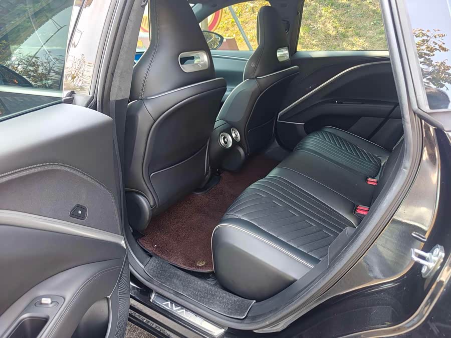 Avatr 11 2023 car image #19