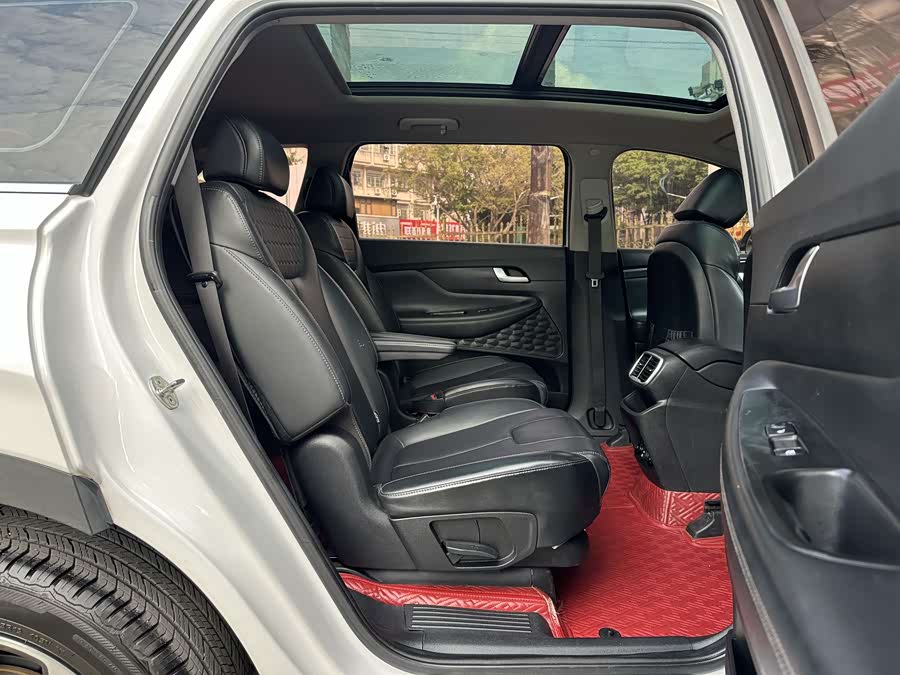 Hyundai Santa Fe 2020 car image #19