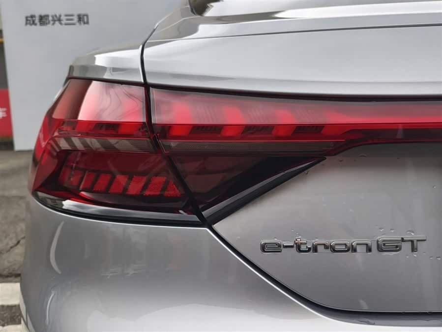 Audi e-tron GT 2024 #19 Audi e-tron GT 2024 صورة سيارة #19