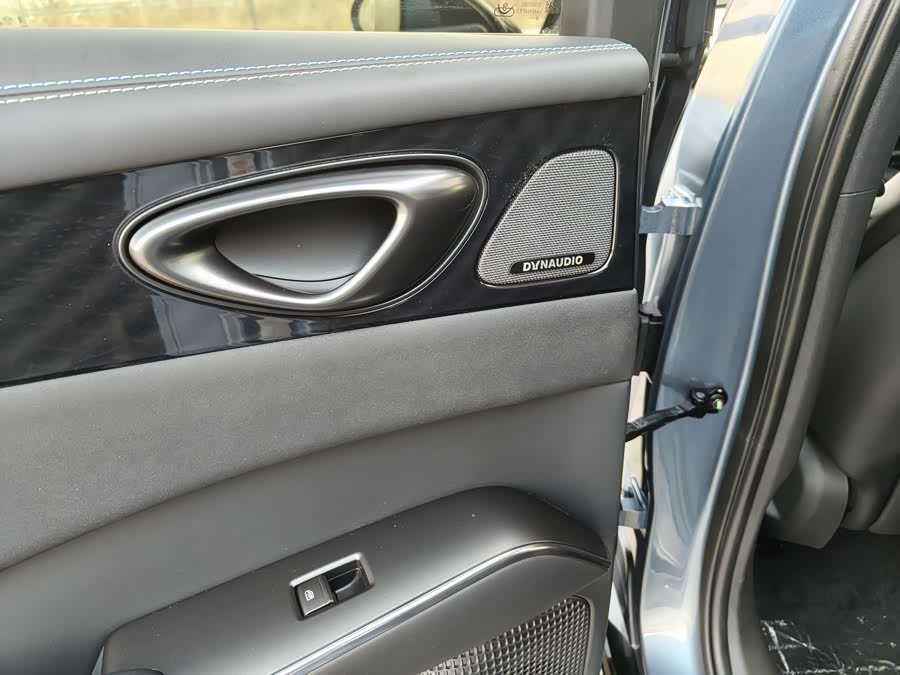 BYD Seal 2025 car image #19