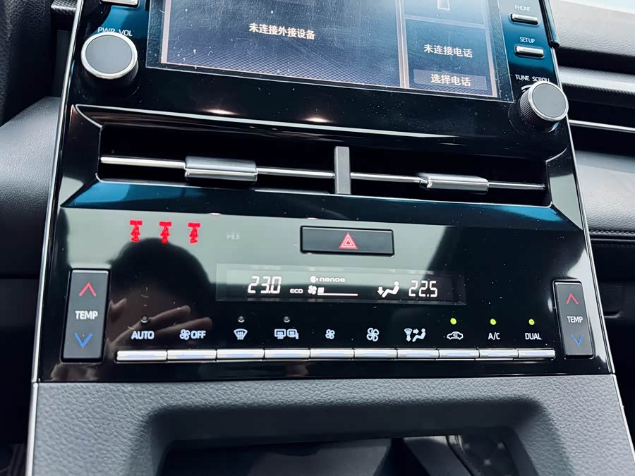 Toyota Avalon 2022 car image #19