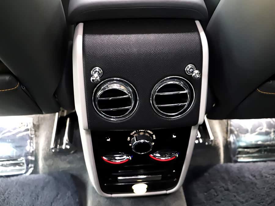 劳斯莱斯 库里南 2021 汽车图片 #19