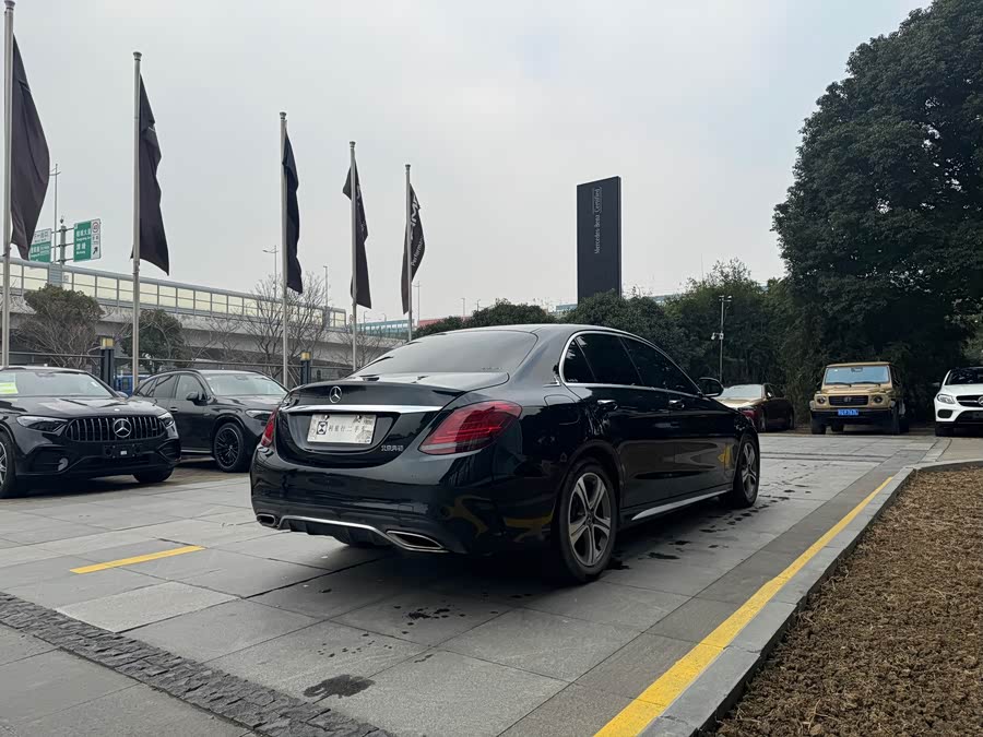 Mercedes-Benz C Class 2018 immagine di auto #19