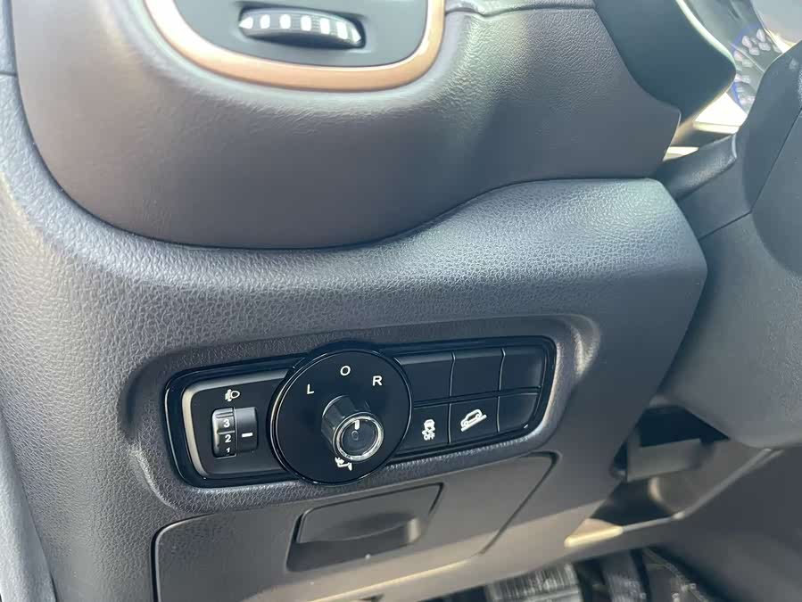 GAC Trumpchi GS3 2018 #19 GAC Trumpchi GS3 2018 car image #19
