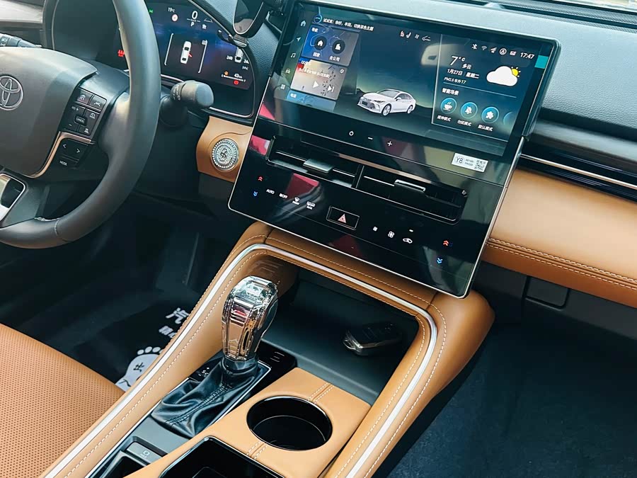 Toyota Avalon 2025 car image #19