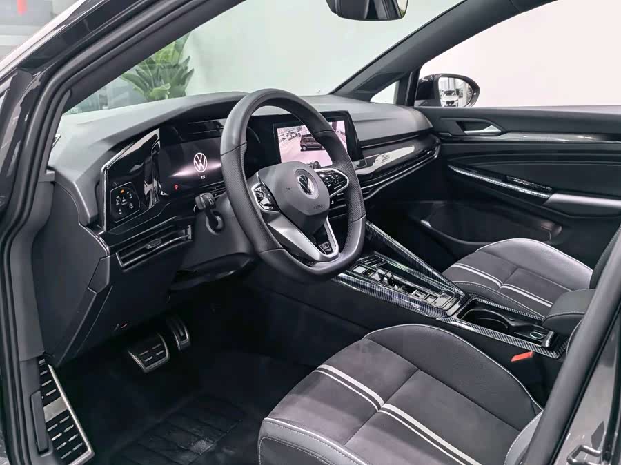 Volkswagen Golf 2024 car image #19