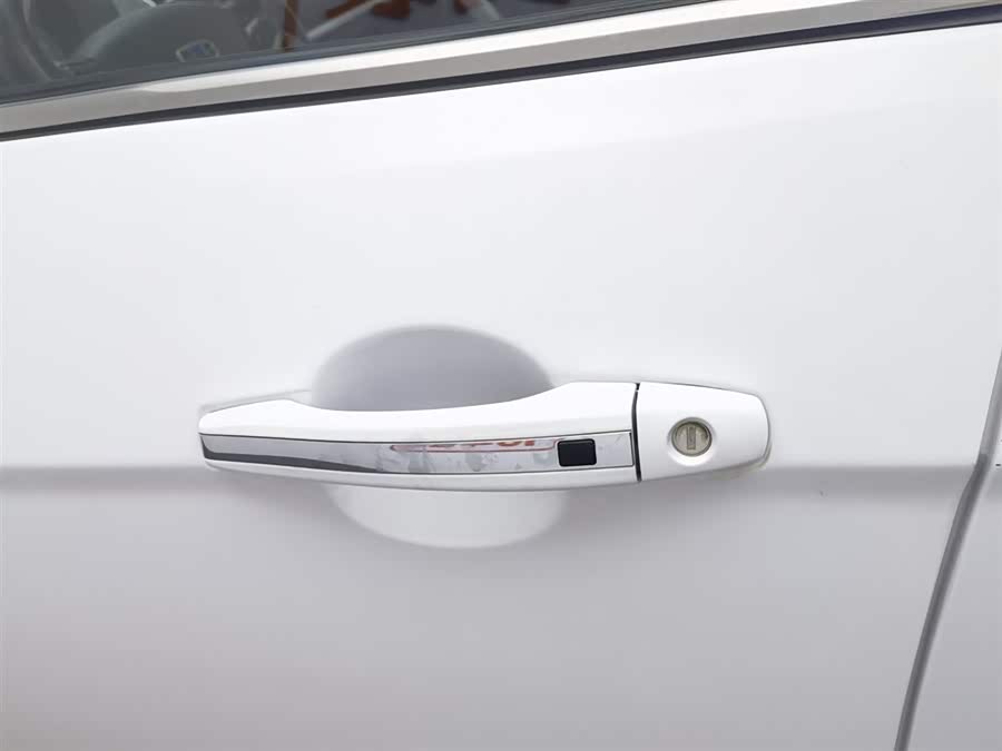 GEELY Emgrand 2016 car image #19