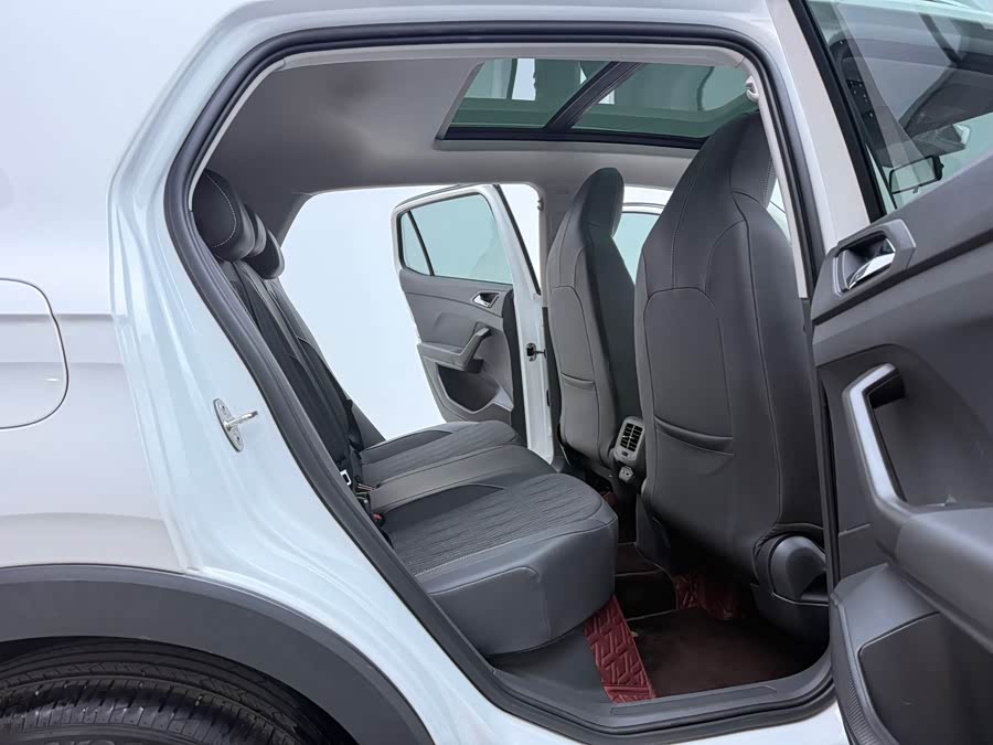 Volkswagen T-Cross 2021 car image #19