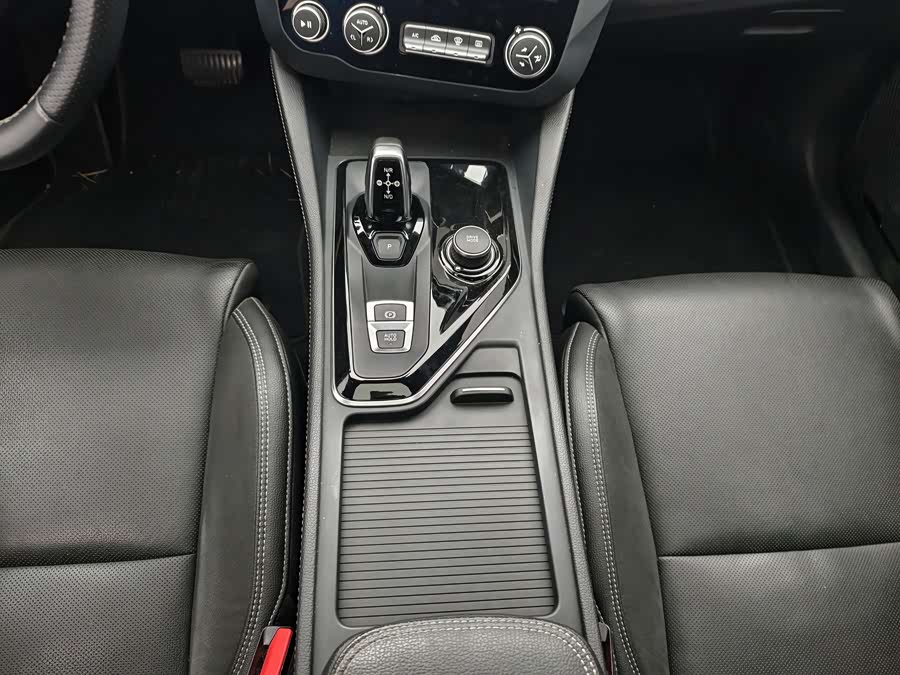 Lynk & Co 03 2020 car image #19