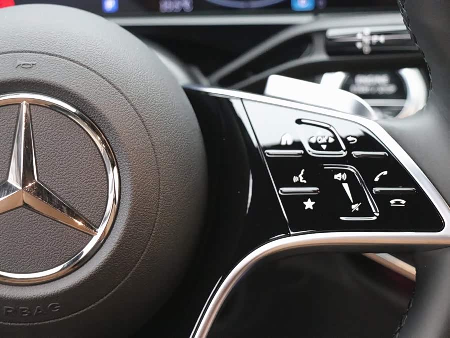 Mercedes-Benz E Class 2024 car image #19