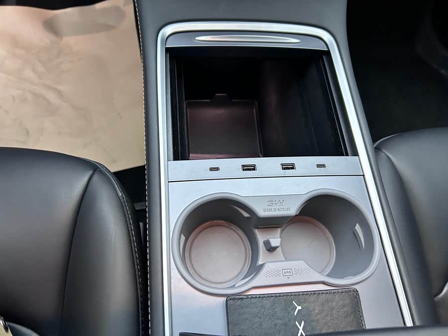 Tesla Model Y 2022 #19 Tesla Model Y 2022 car image #19