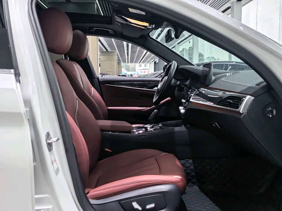 BMW 5 Series 2024 #19 BMW 5 Series 2024 car image #19