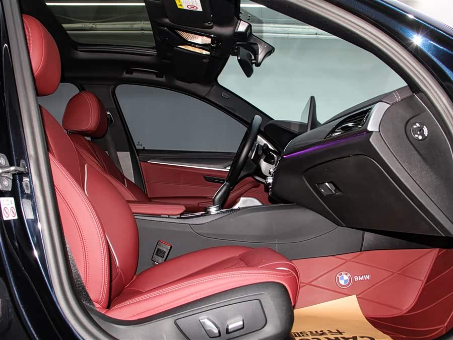 BMW 5 Series 2023 car image #19