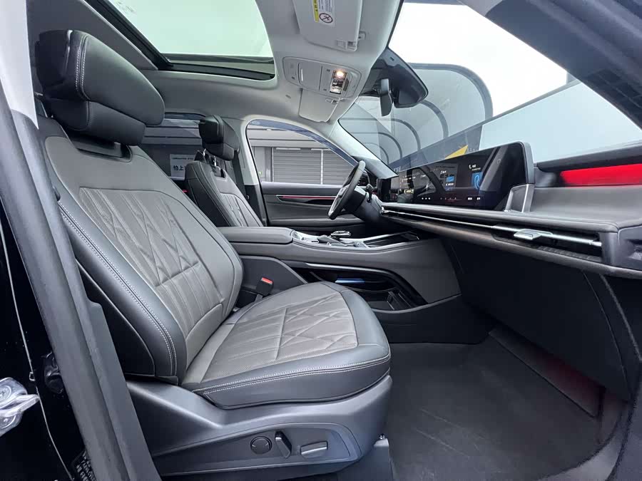 Ford Edge 2025 car image #19