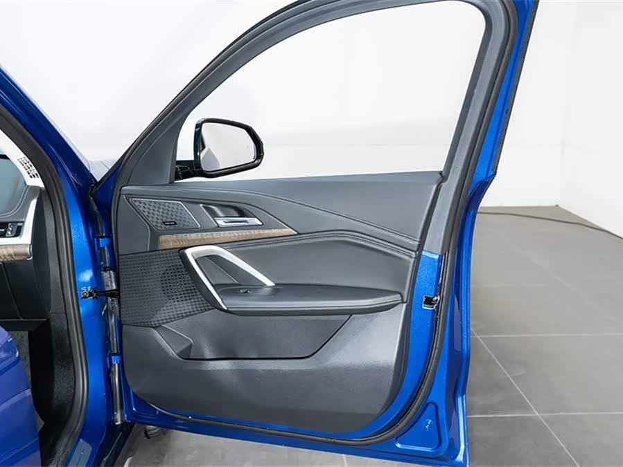 BMW iX1 2024 صورة سيارة #19