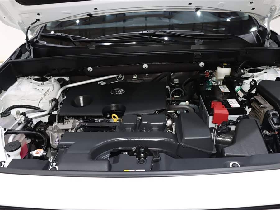 Toyota RAV4 2023 car image #19