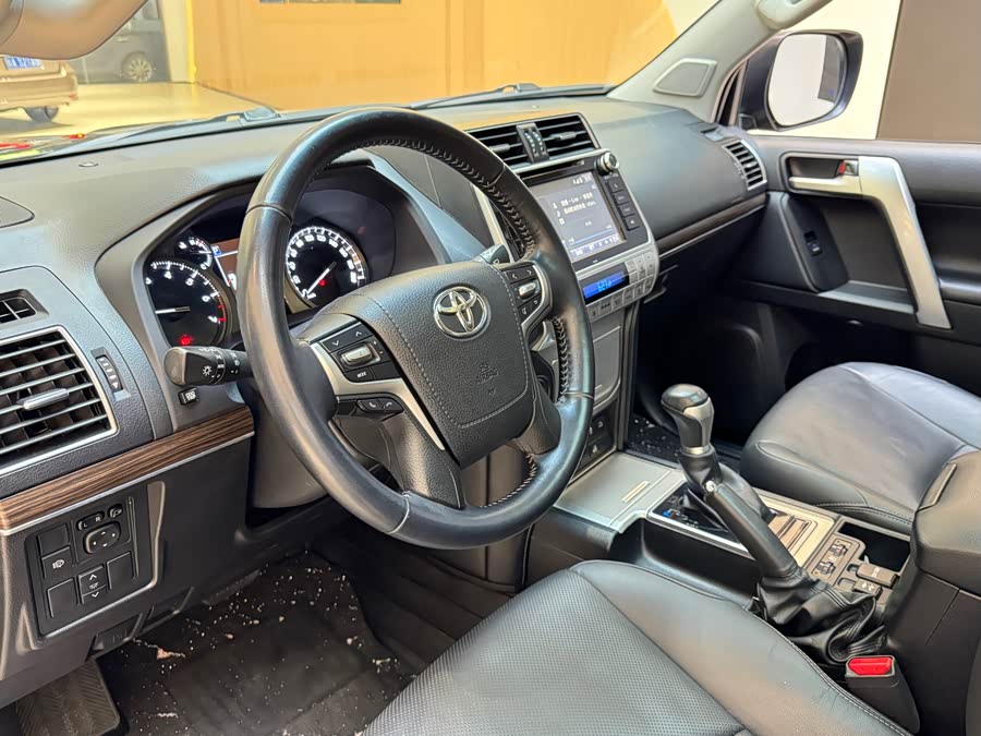 Toyota Land Cruiser Prado 2018 #19 Toyota Land Cruiser Prado 2018 car image #19