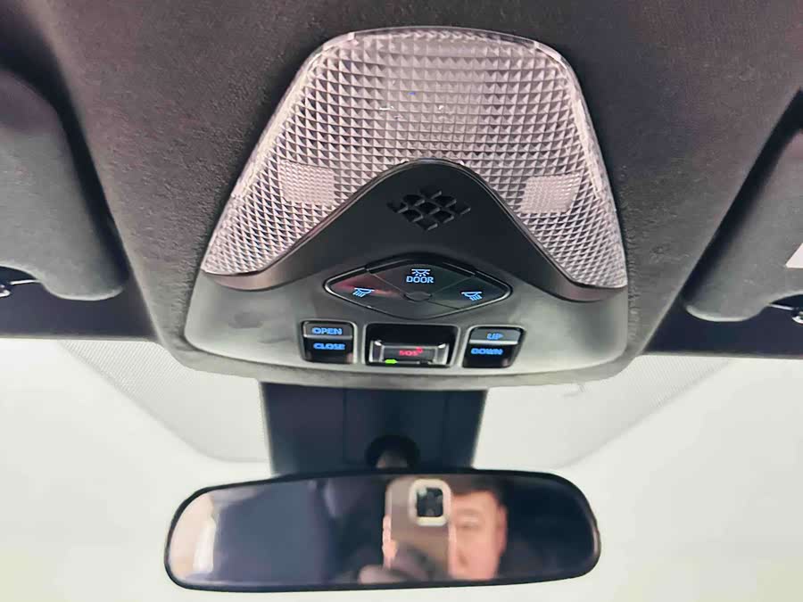 Toyota C-HR EV 2021 immagine di auto #19