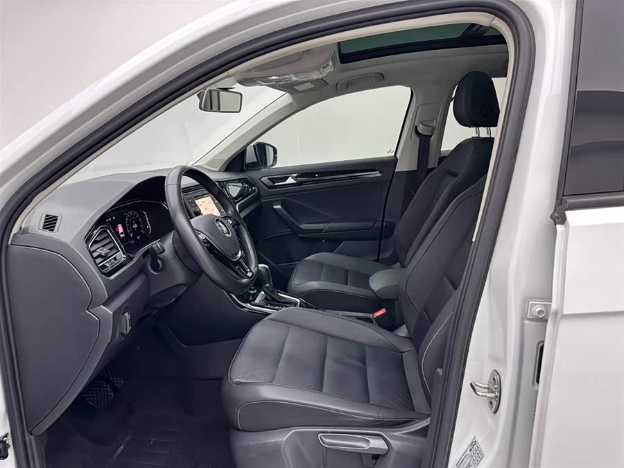 Volkswagen T-Roc 2020 car image #19