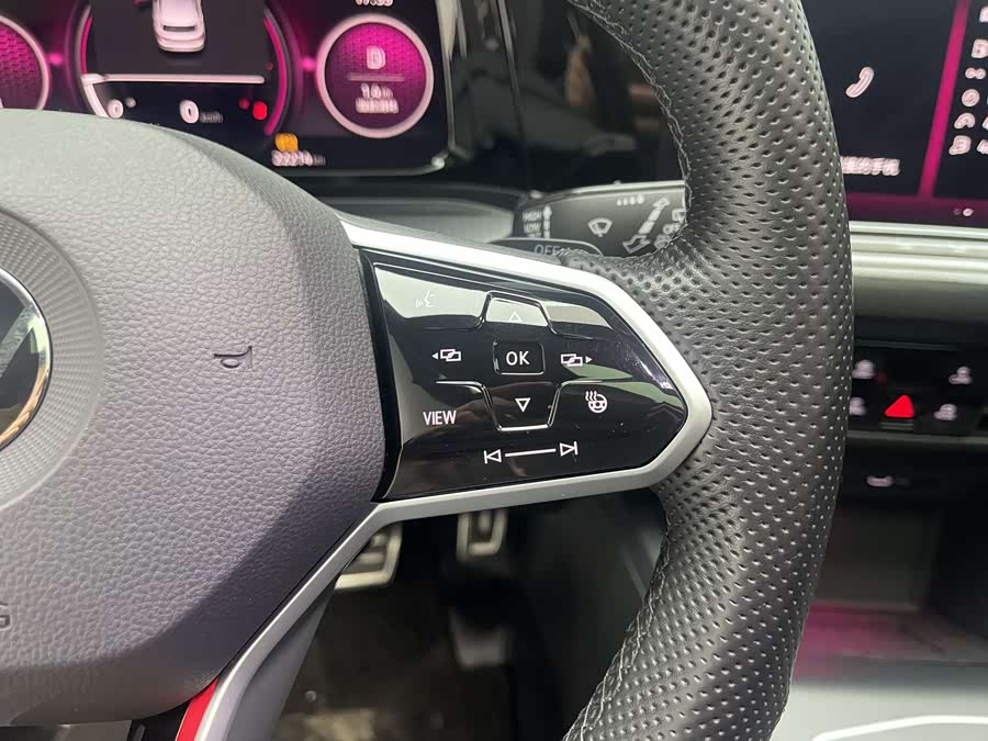 Volkswagen GolfGTI 2024 car image #19