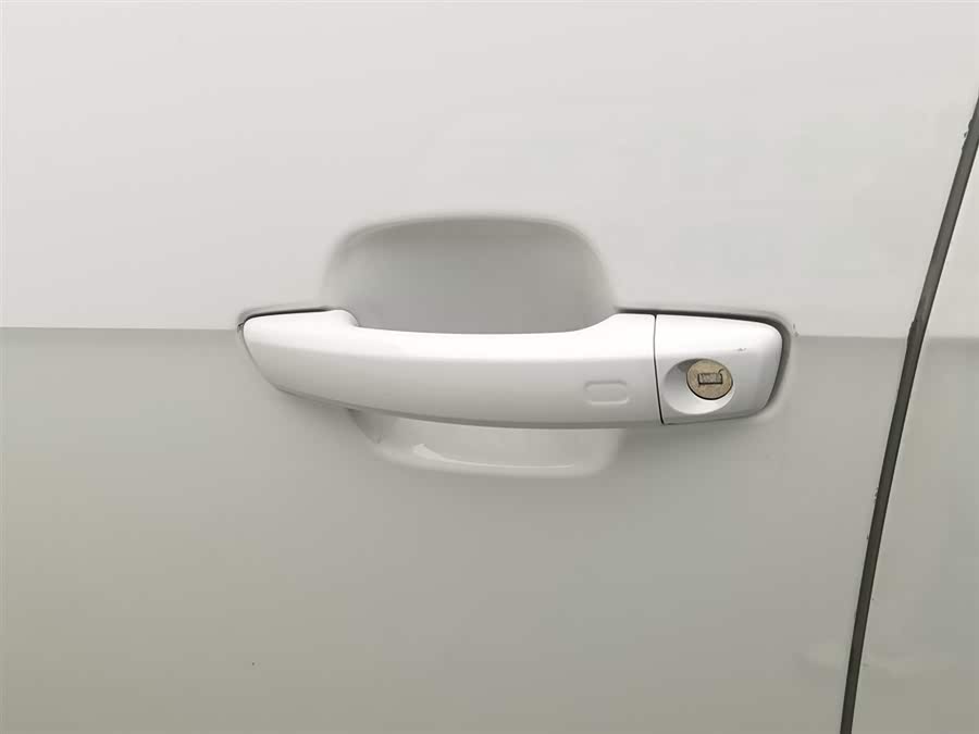 Audi Q2L e-tron 2021 immagine di auto #19