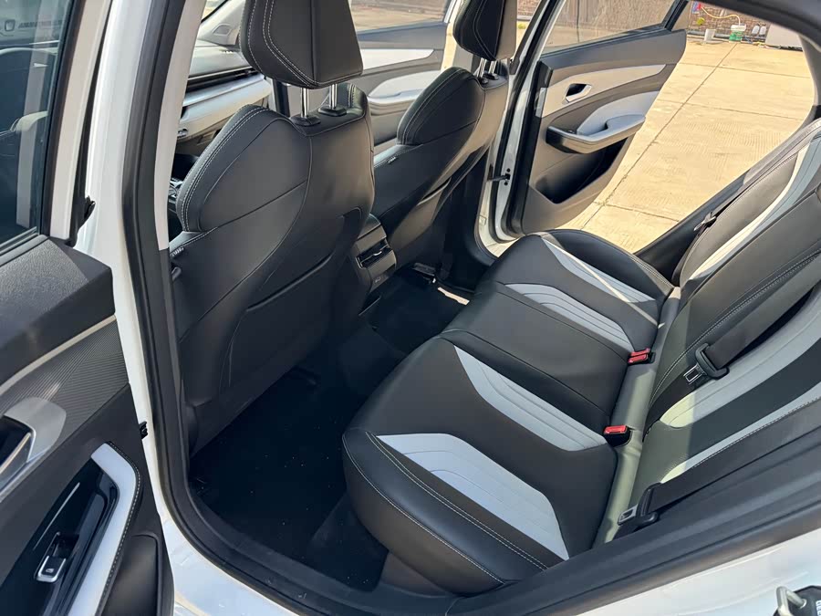 GEELY Binray 2025 #19 GEELY Binray 2025 immagine di auto #19