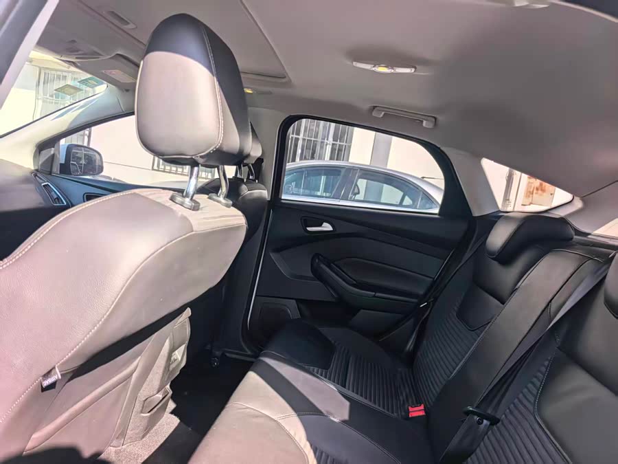 Ford Focus 2016 car image #19