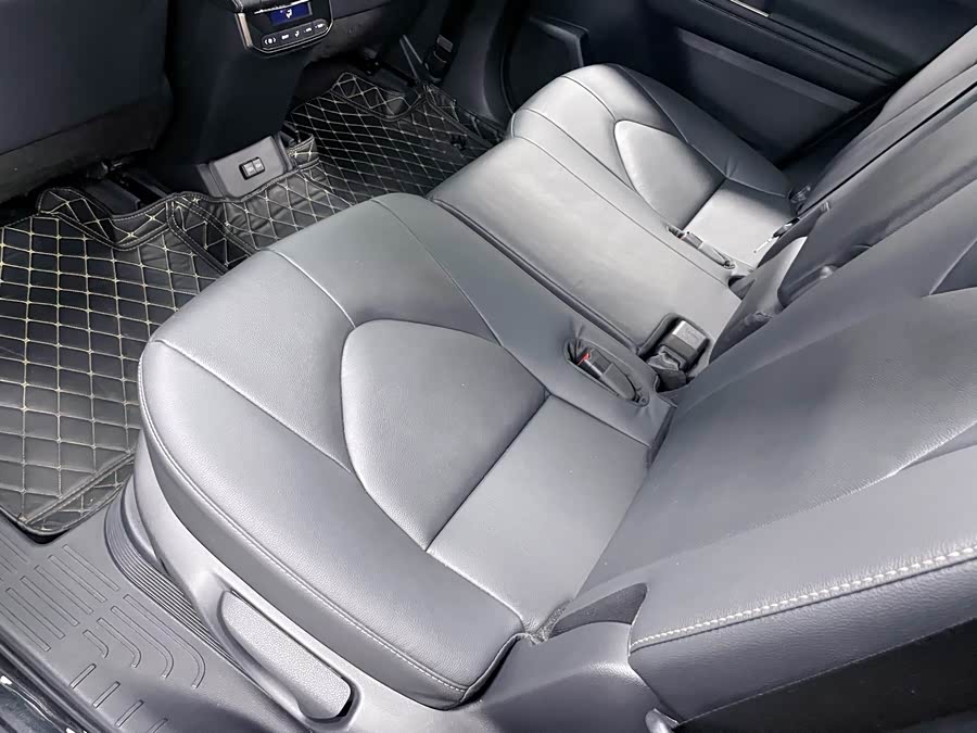 Toyota Highlander 2023 car image #19