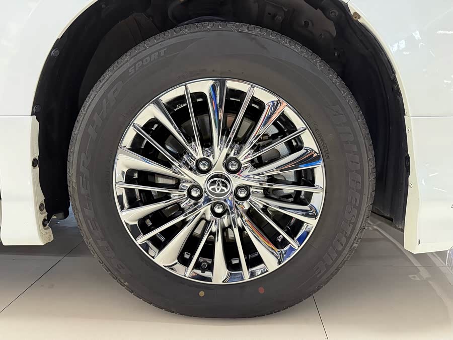 Toyota Alphard 2022 car image #19