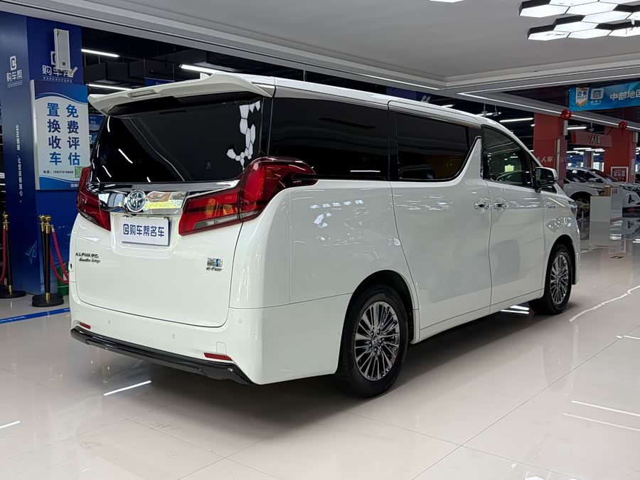 Toyota Alphard 2022 car image #19
