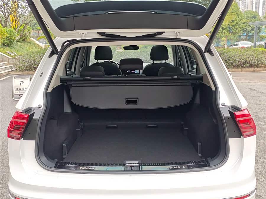 Volkswagen Tiguan L 2021 car image #19