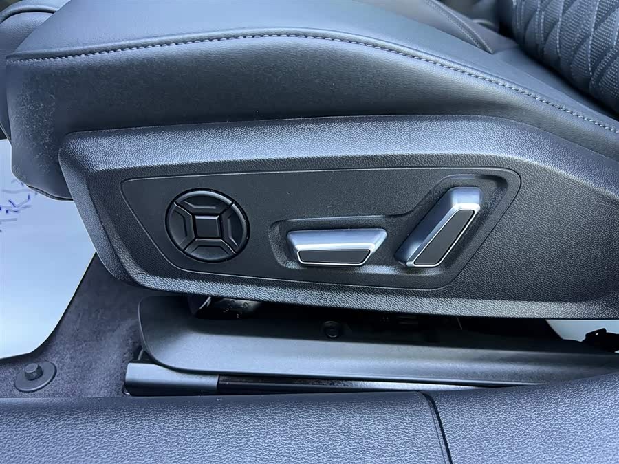 Audi A6L 2024 car image #19