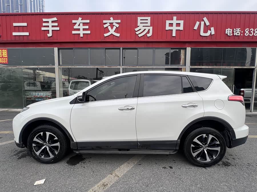 Toyota RAV4 2019 #19 Toyota RAV4 2019 car image #19