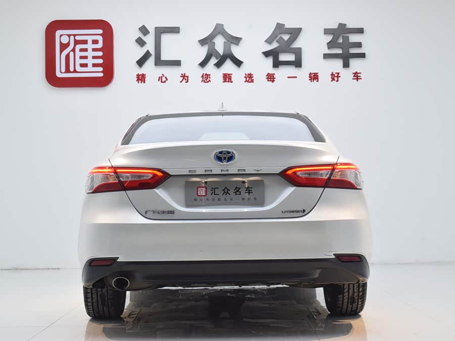 Toyota Camry 2021 immagine di auto #19