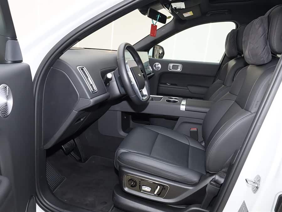 Li L9 2023 صورة سيارة #19