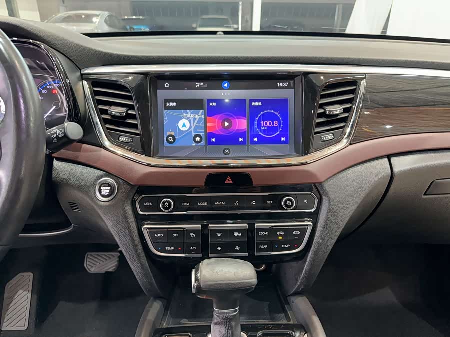 GAC Trumpchi GS8 2017 car image #19